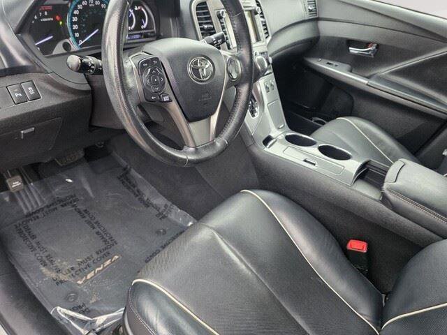 Used 2014 Toyota Venza Limited image 15