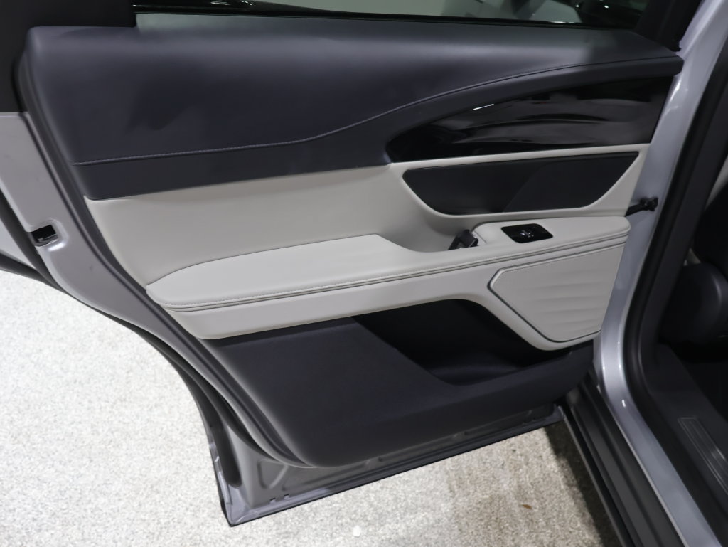 Used 2026 Lincoln Nautilus Premier AWD/4WD image 19