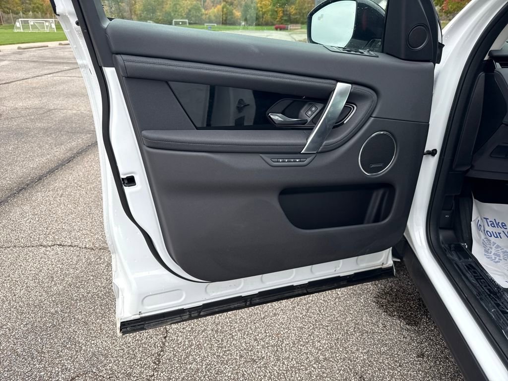 New 2024 Land Rover Discovery Sport S image 10
