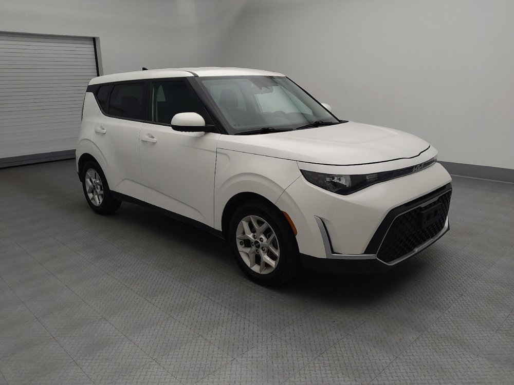 Used 2023 Kia Soul LX w/ Option Group 015 FWD image 11
