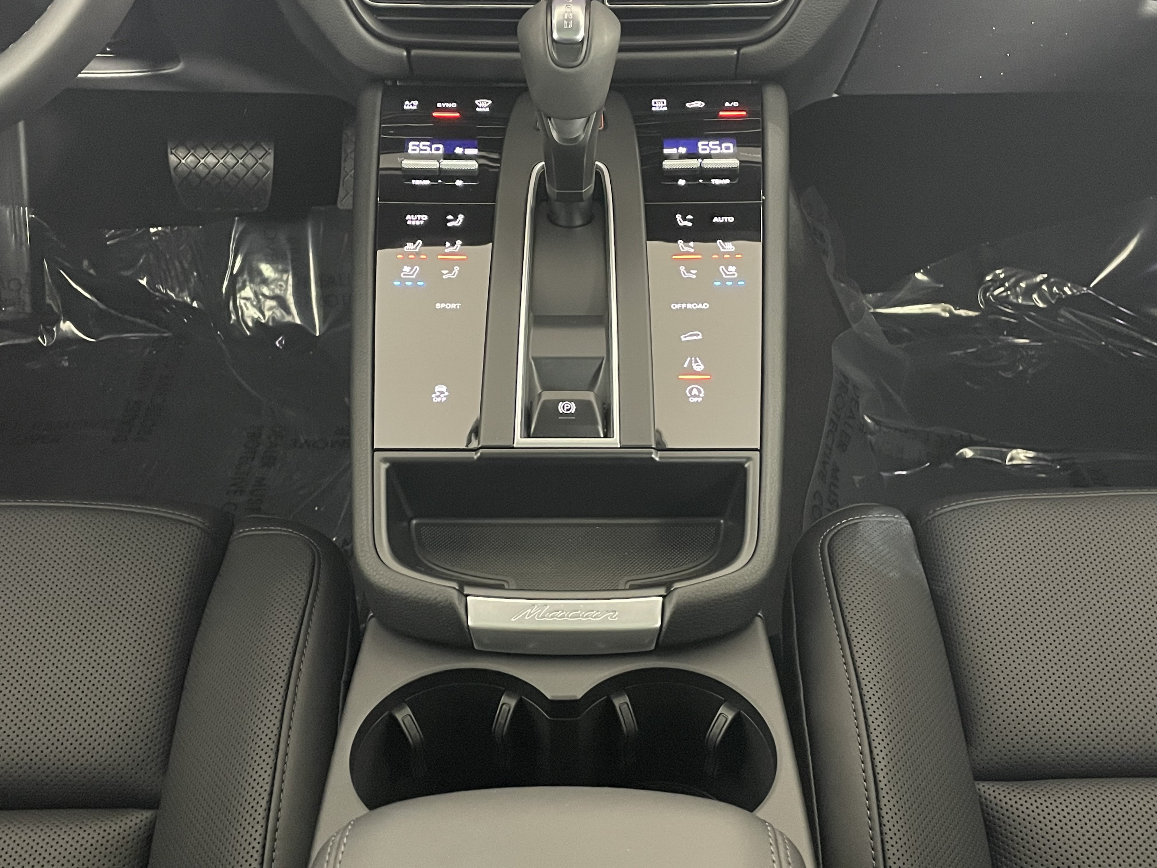 Certified 2026 Porsche Macan AWD/4WD image 20