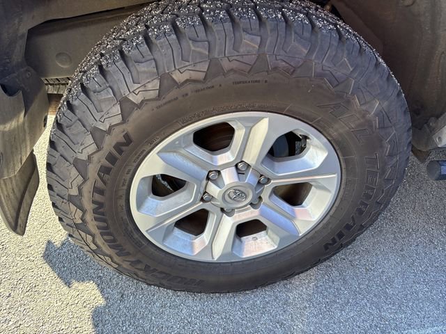 Used 2022 Toyota 4Runner SR5 image 6