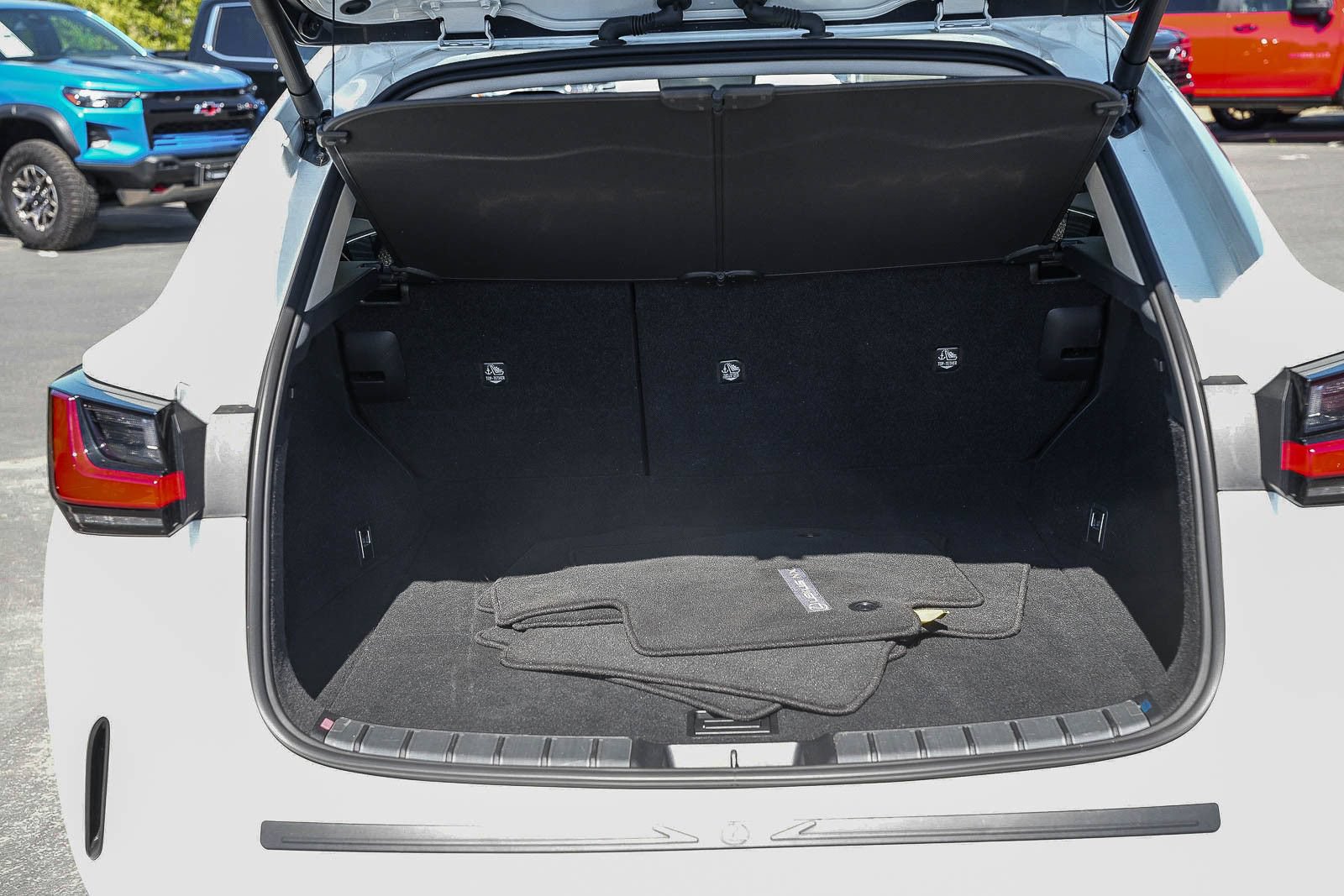 Used 2025 Lexus NX 450h+ AWD w/ Towing Package (2000 Lbs) image 25