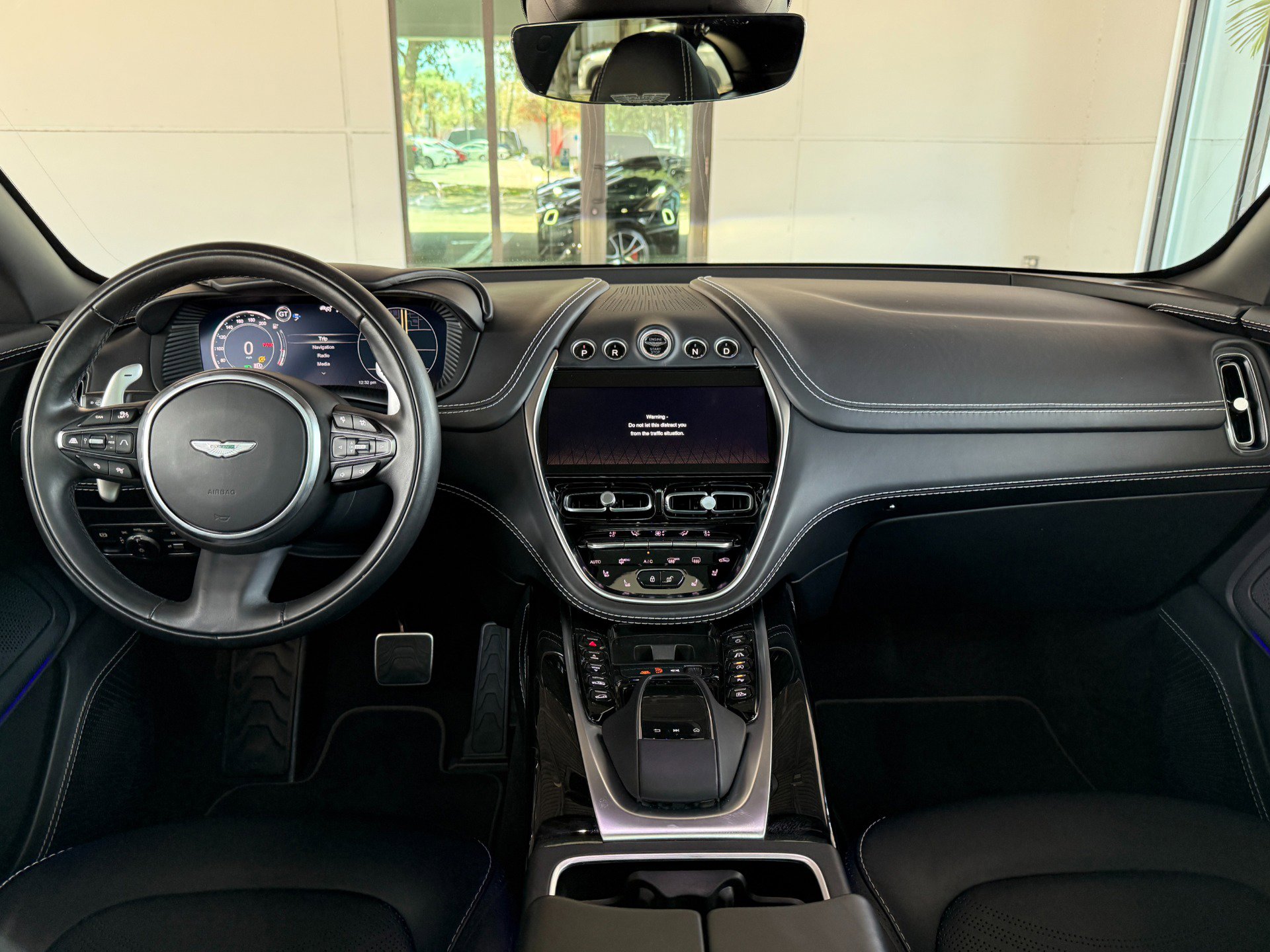 Used 2022 Aston Martin DBX AWD/4WD image 39