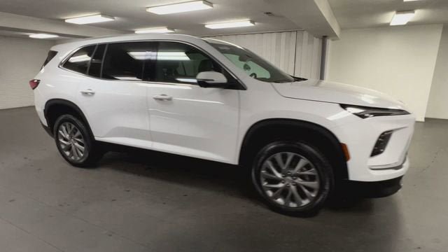 Certified 2026 Buick Enclave Preferred FWD image 2