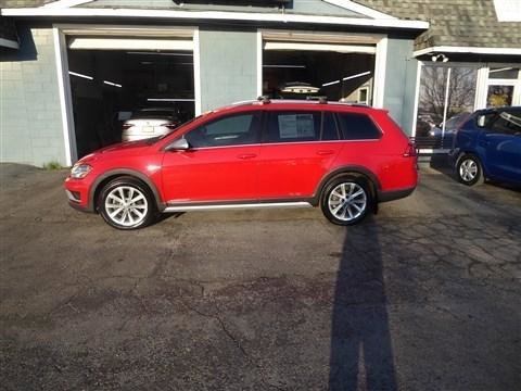 Used 2017 Volkswagen Golf Alltrack S AWD/4WD image 2