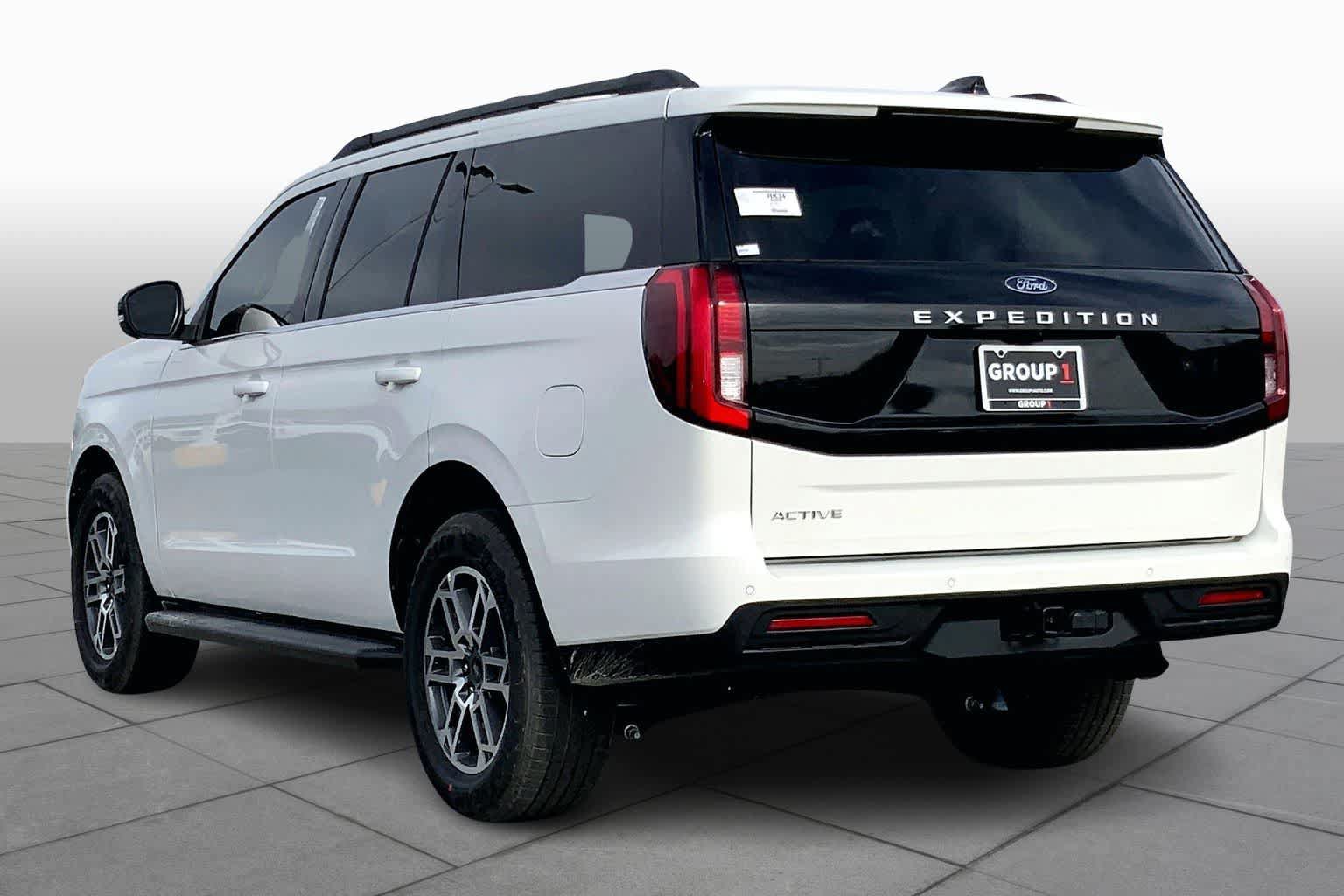 Used 2026 Ford Expedition Active RWD image 9