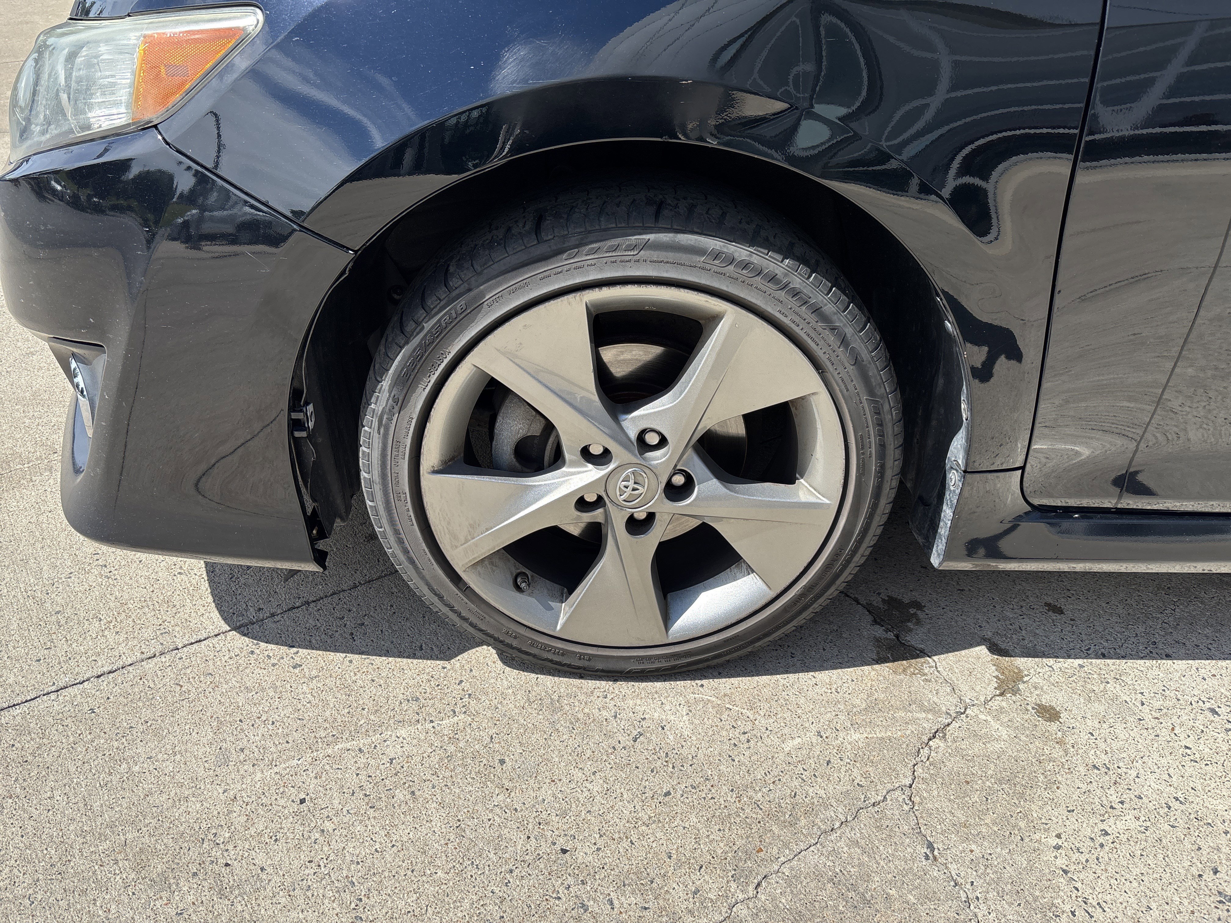 Used 2014 Toyota Camry SE FWD image 12