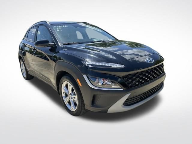 Used 2023 Hyundai Kona SEL w/ Cargo Package FWD image 4