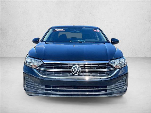 Used 2023 Volkswagen Jetta S image 2