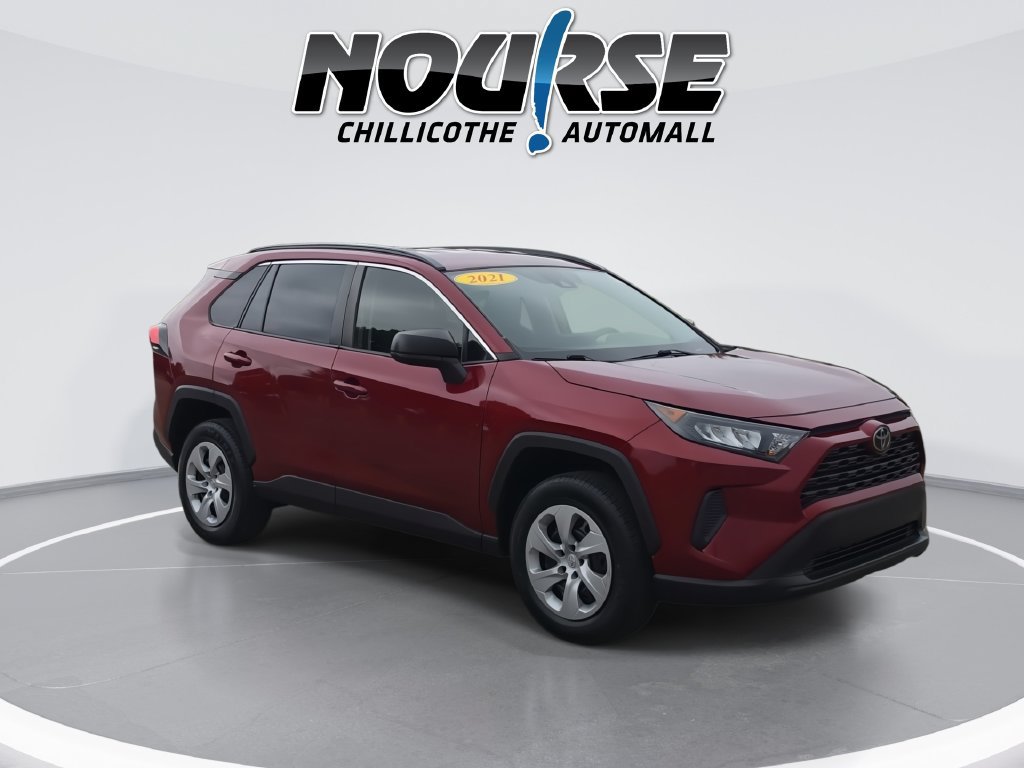 Used 2021 Toyota RAV4 LE AWD/4WD image 2