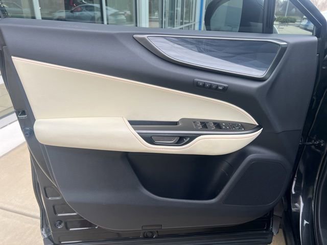 Used 2024 Lexus NX 350h AWD image 17