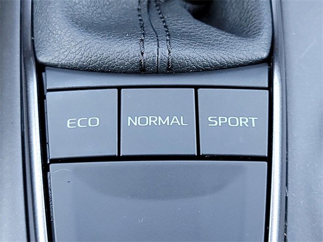 Used 2024 Toyota Camry SE image 38