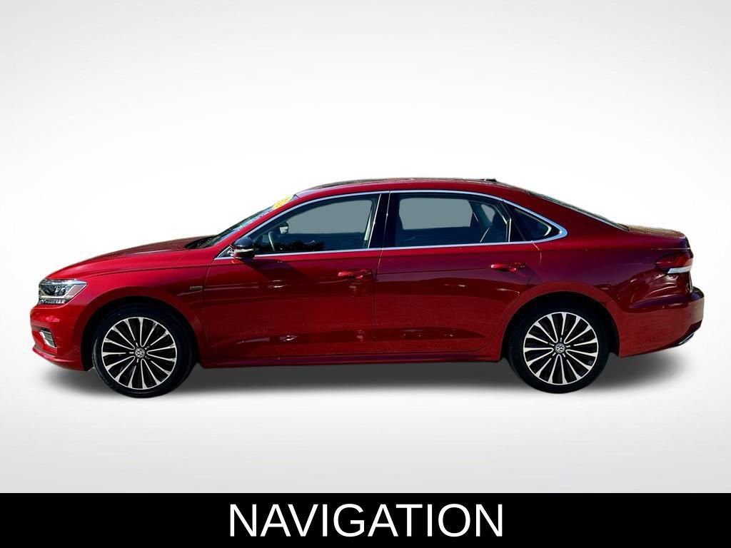 Used 2022 Volkswagen Passat 2.0T image 8