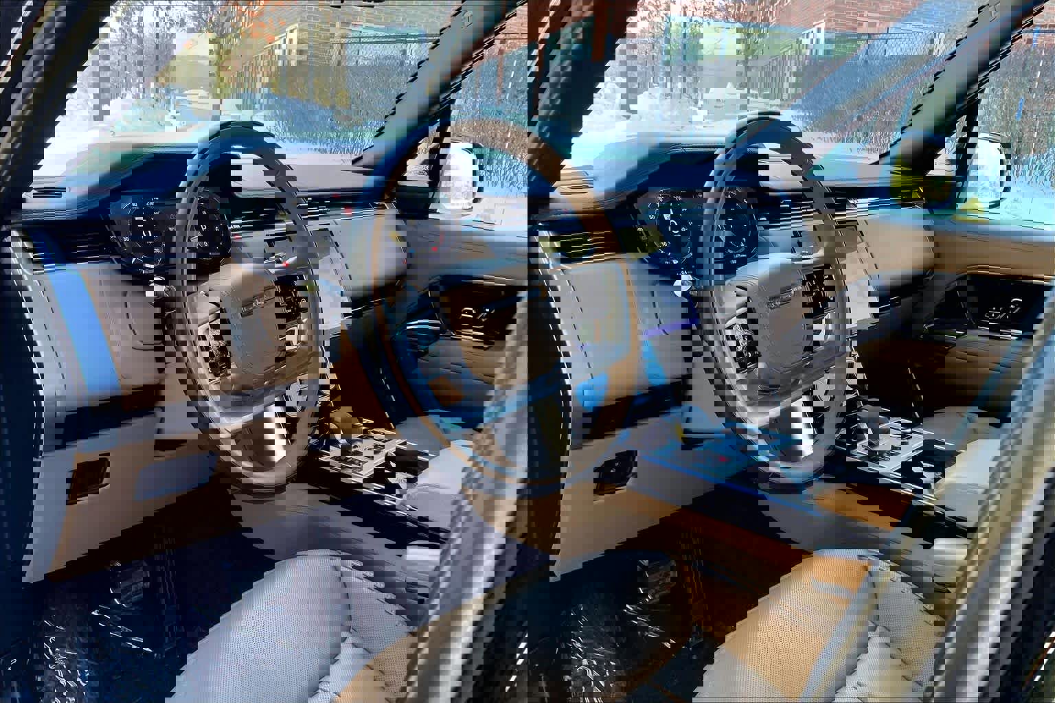 Used 2023 Land Rover Range Rover Autobiography image 17