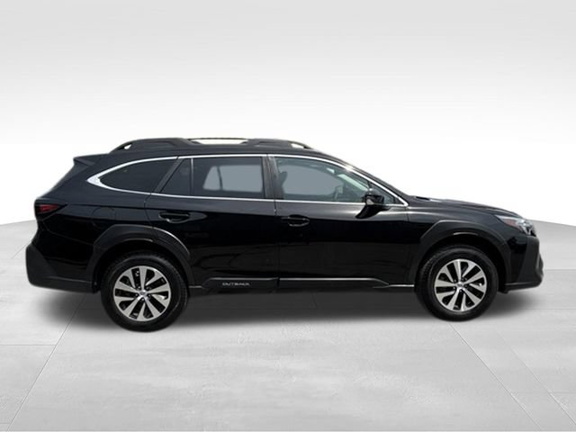 Used 2025 Subaru Outback Premium AWD/4WD image 8