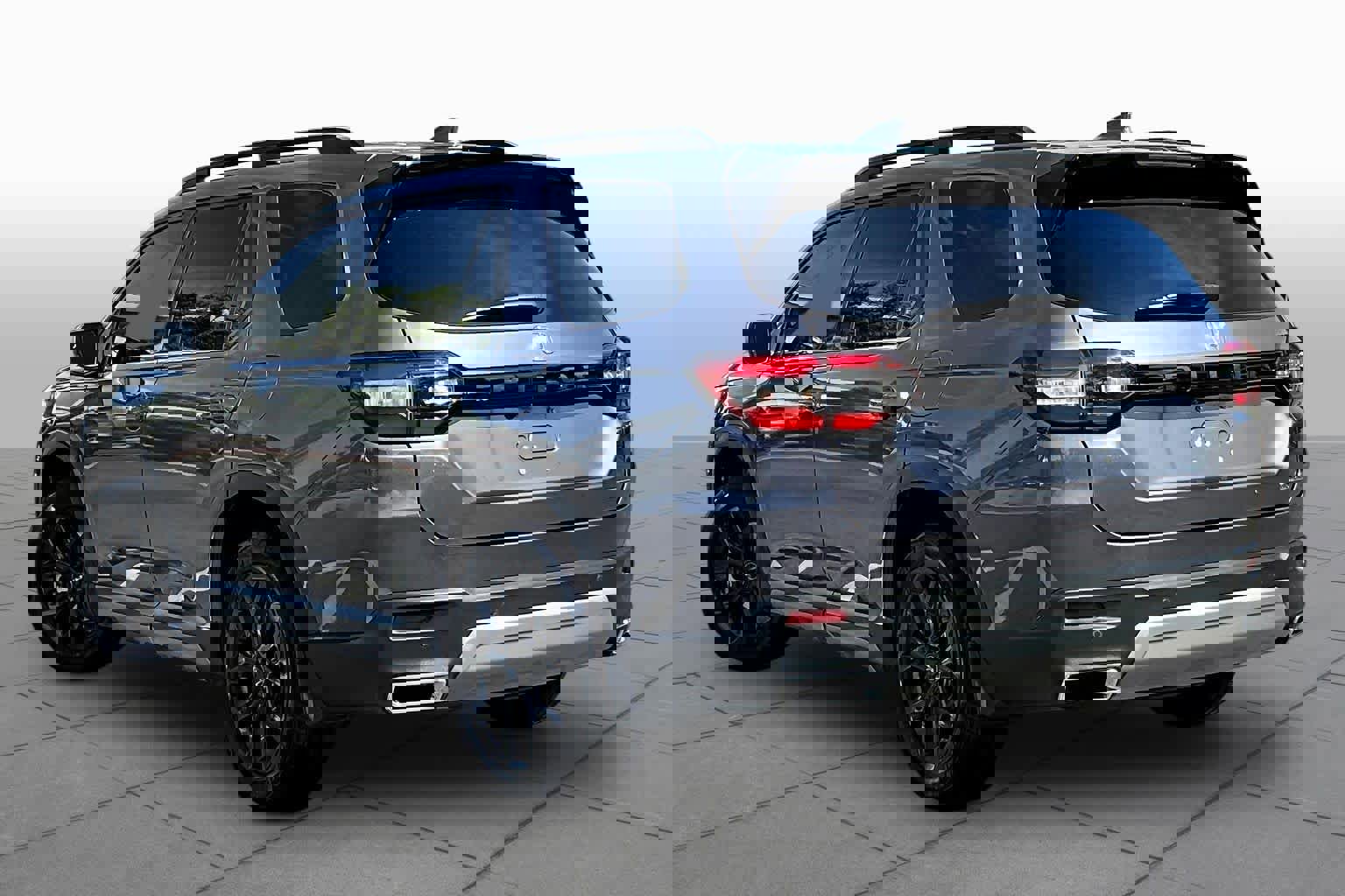 Used 2025 Honda Pilot Touring image 11