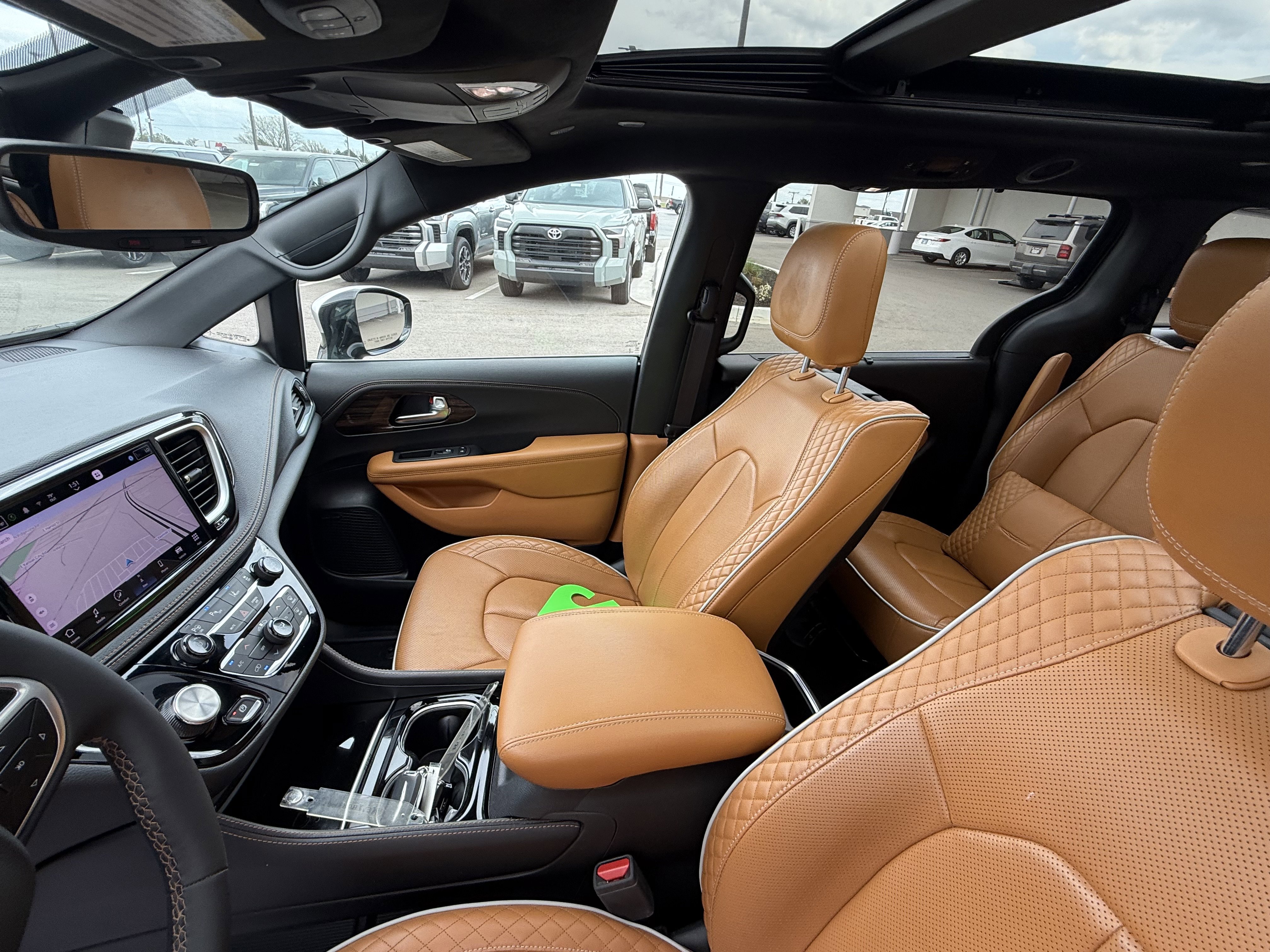 Used 2023 Chrysler Pacifica Pinnacle image 30