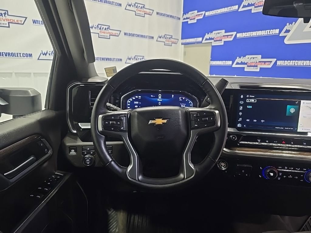 Used 2025 Chevrolet Silverado 2500 LT w/ Convenience Package image 2