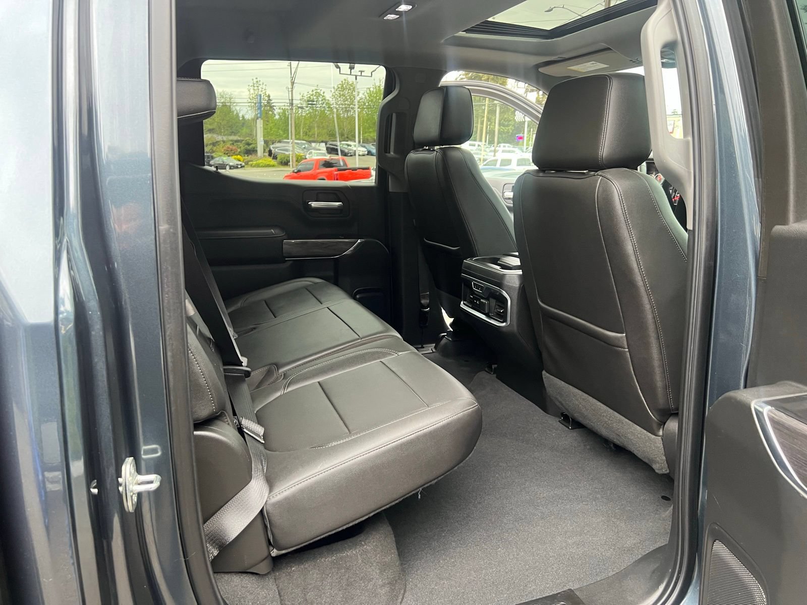 Used 2019 Chevrolet Silverado 1500 LTZ w/ LTZ Convenience Package AWD/4WD image 34