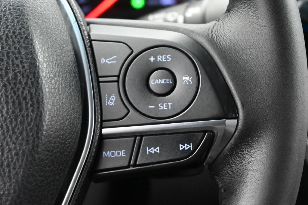 Used 2018 Toyota Camry XSE FWD image 6