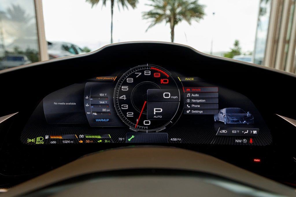 Used 2022 Ferrari SF90 Spider image 32