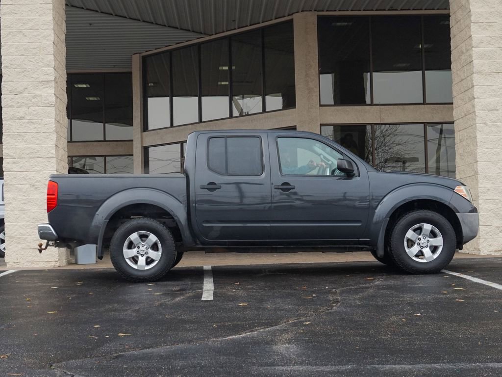 Used 2012 Nissan Frontier SV image 4