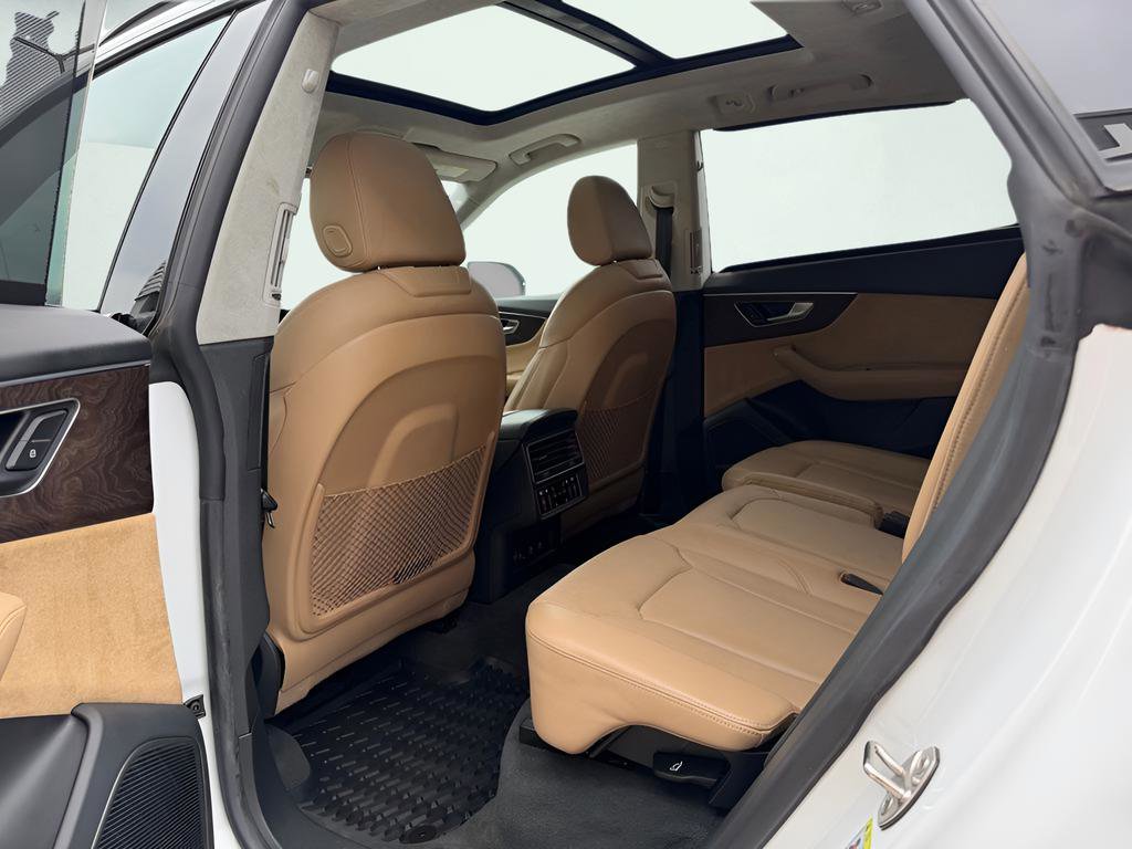 Used 2019 Audi Q8 Prestige w/ Luxury Package image 22