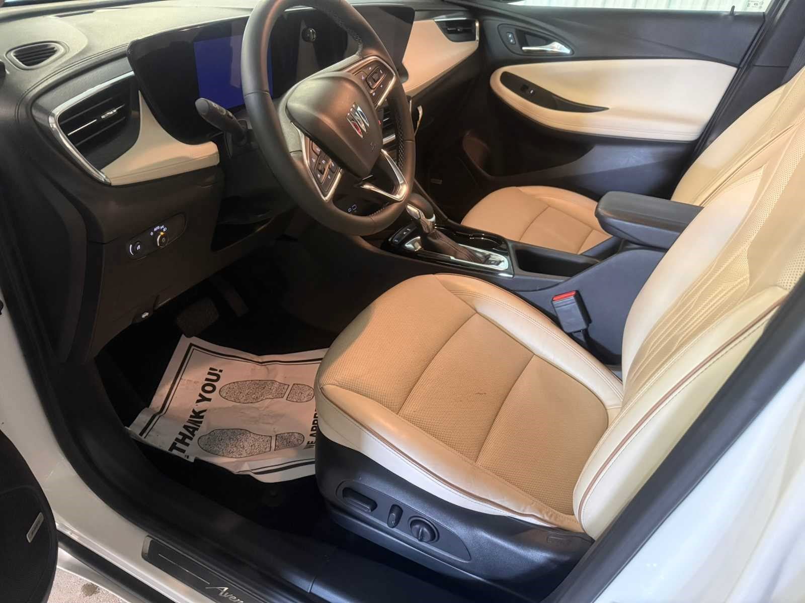 Used 2025 Buick Encore GX Avenir w/ Avenir Convenience Package FWD image 19