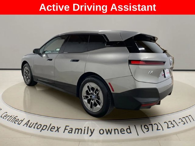 Used 2023 BMW iX xDrive50 AWD/4WD image 3