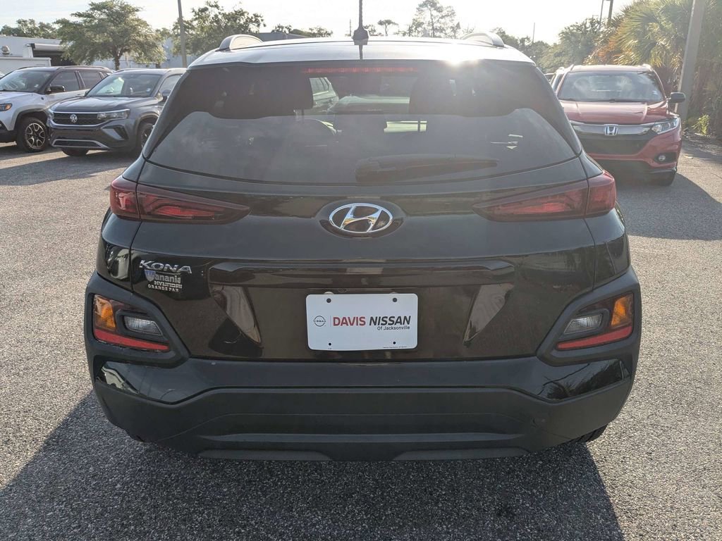 Used 2021 Hyundai Kona SEL w/ Cargo Package FWD image 5