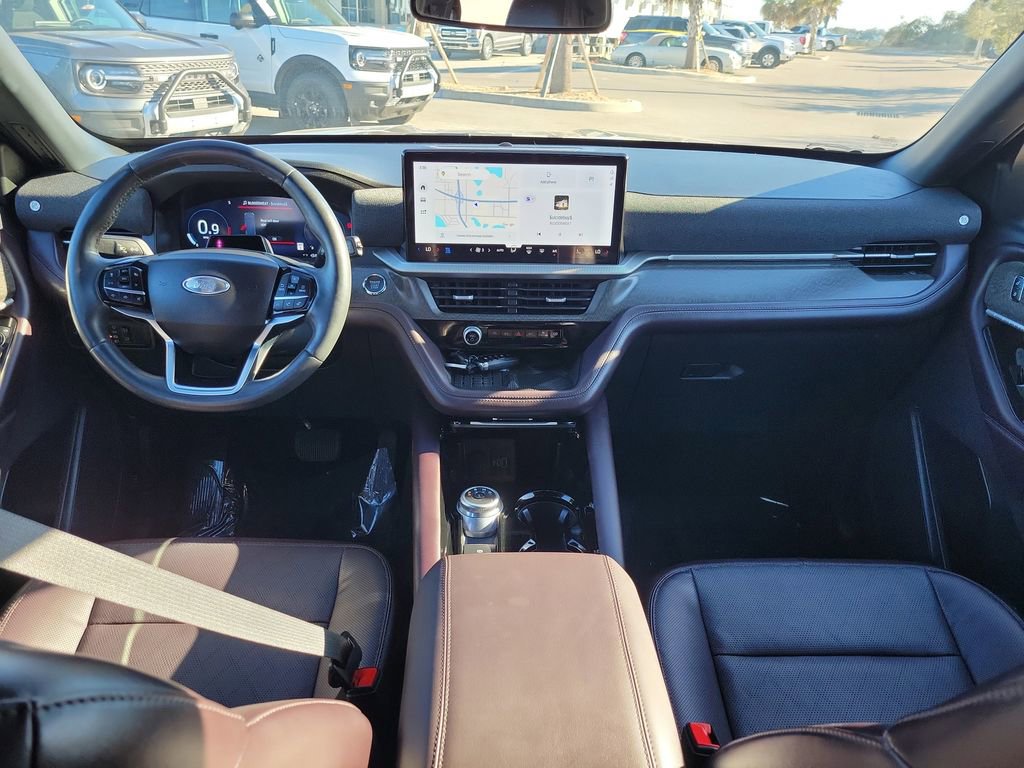 Used 2025 Ford Explorer Platinum image 11