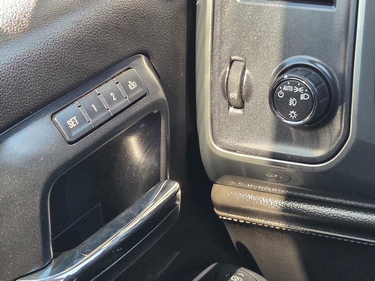 Used 2014 Chevrolet Silverado 1500 LTZ Z71 image 26