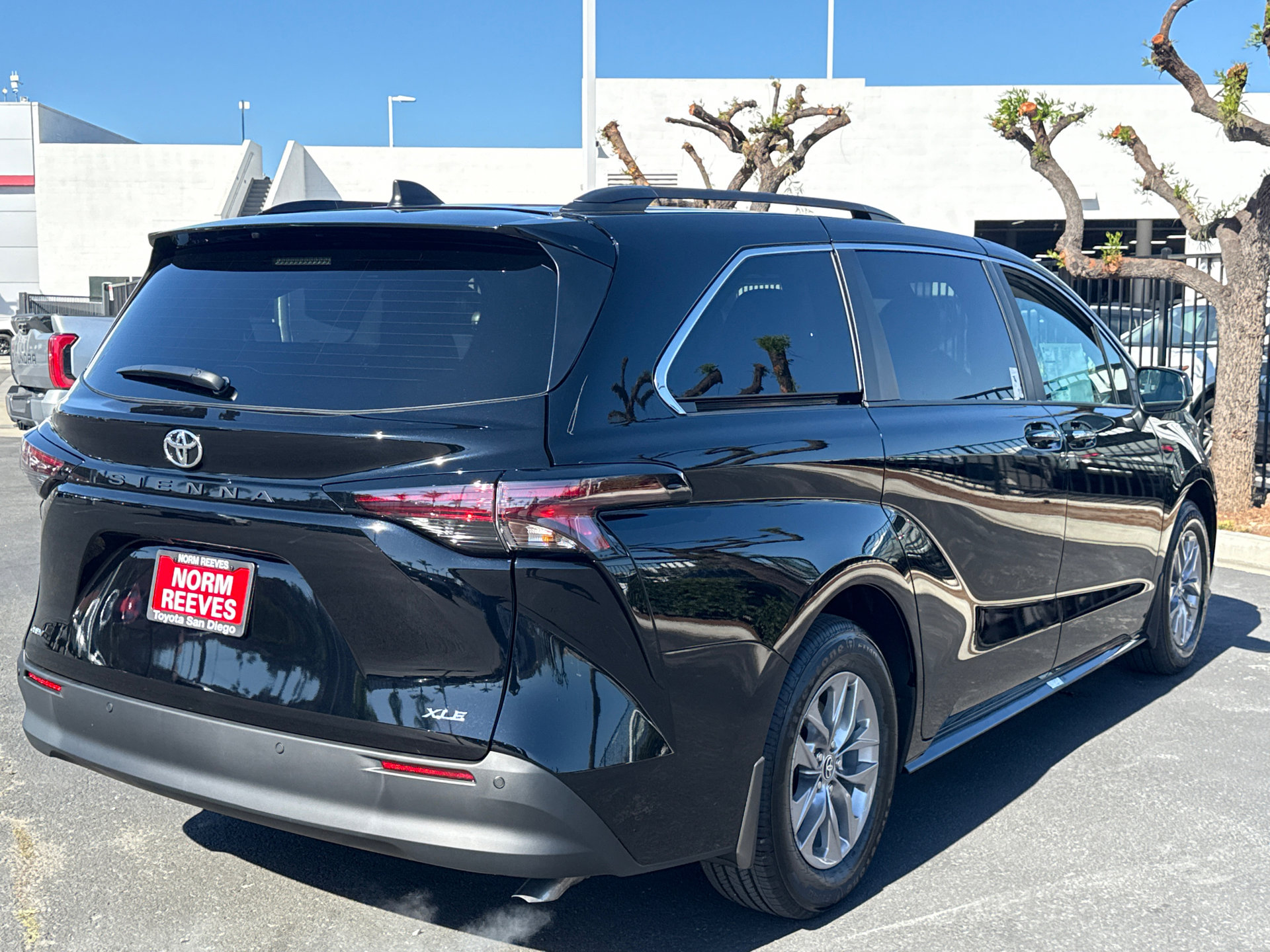 New 2026 Toyota Sienna XLE image 13