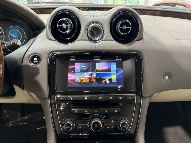 Used 2016 Jaguar XJ R-Sport RWD image 70