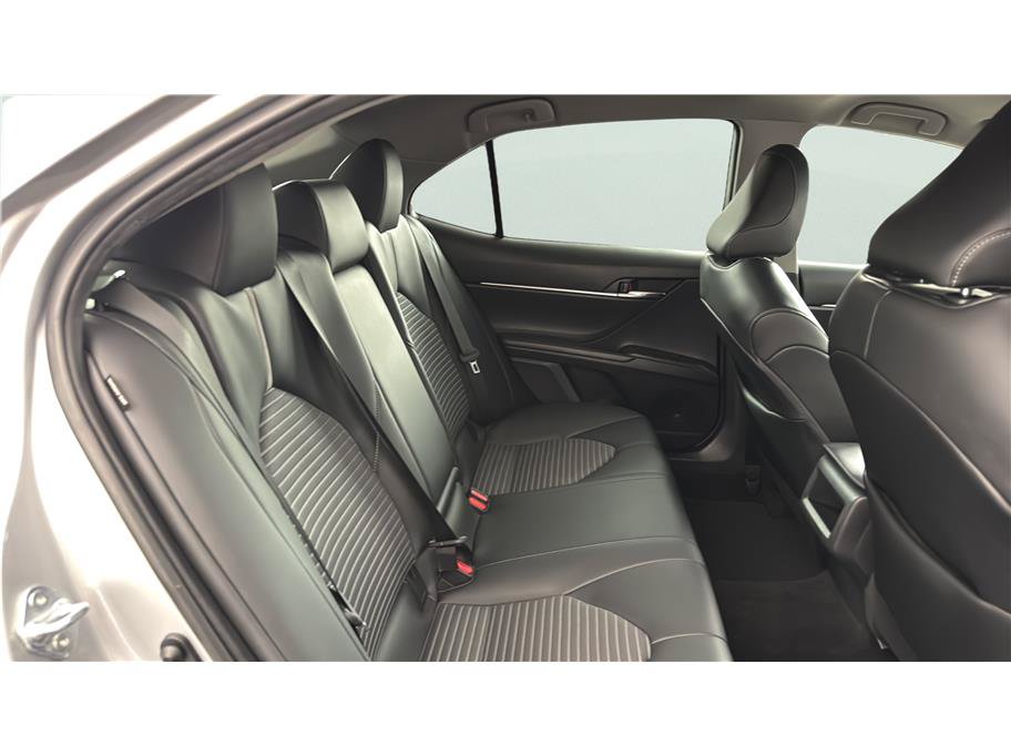 Used 2022 Toyota Camry SE w/ Carpet Mat Package (TMS) FWD image 15