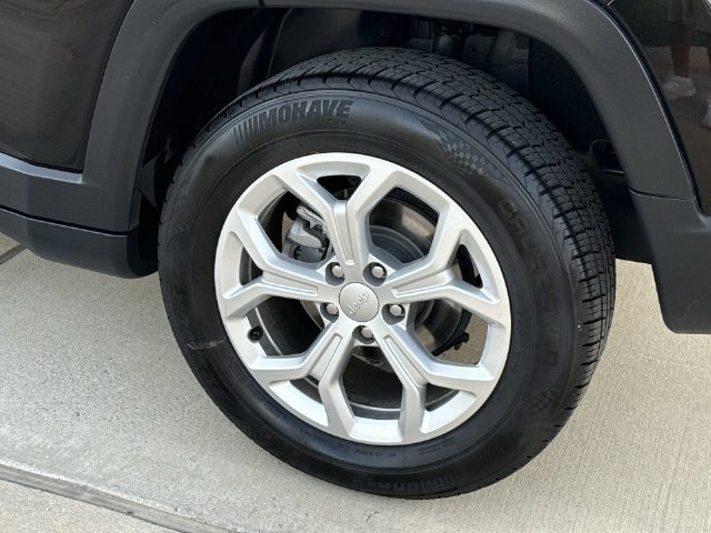 Used 2024 Jeep Compass Latitude AWD/4WD image 12