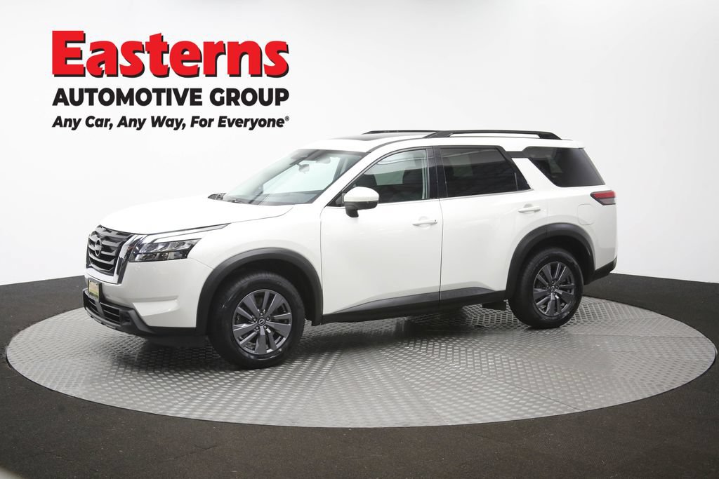 Used 2023 Nissan Pathfinder SV w/ SV Premium Package AWD/4WD image 60
