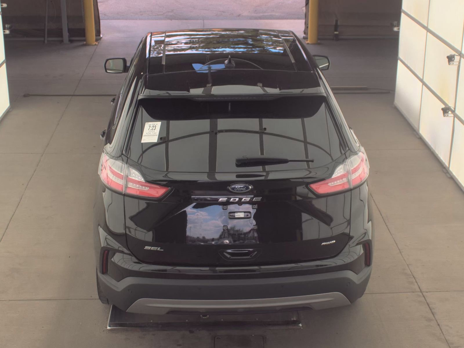 Used 2024 Ford Edge SEL w/ Convenience Package AWD/4WD image 6