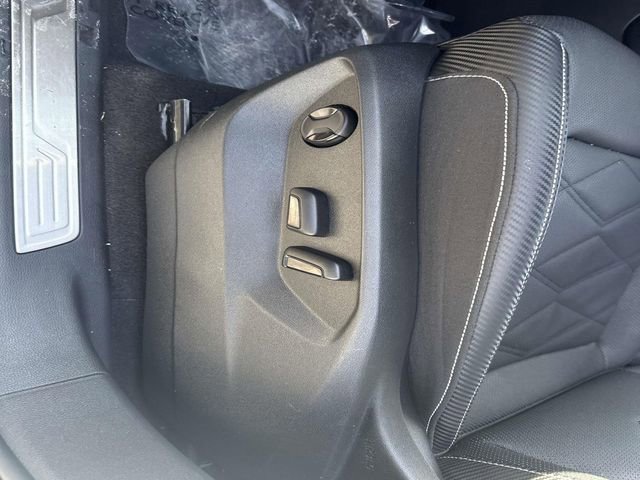 Used 2024 Volkswagen Atlas Cross Sport SE image 23