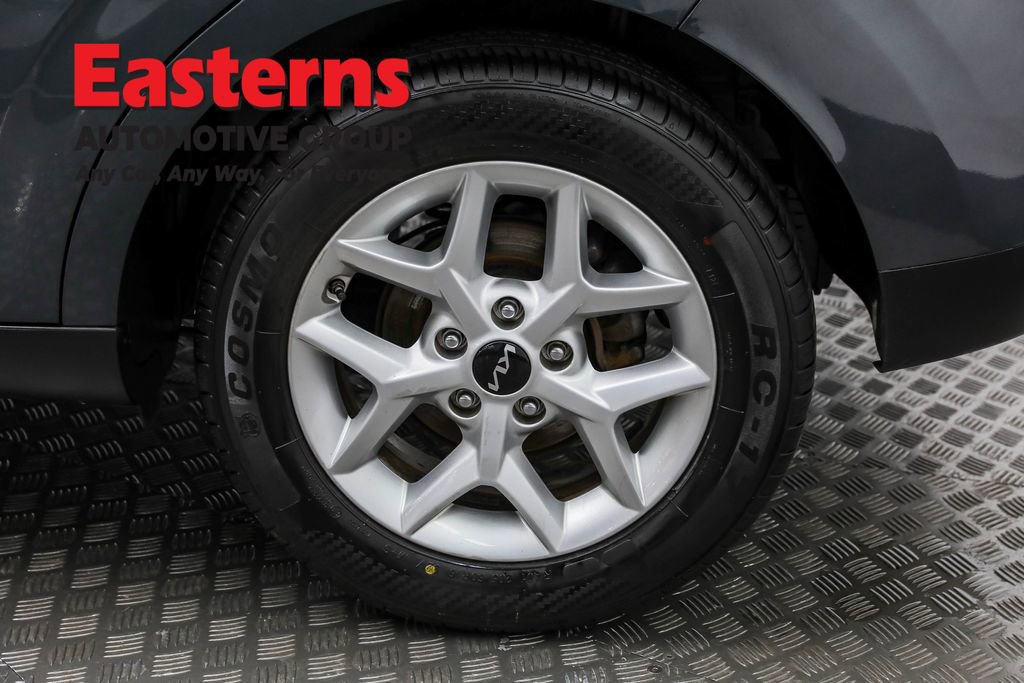 Used 2023 Kia Soul LX w/ LX Technology Package image 32