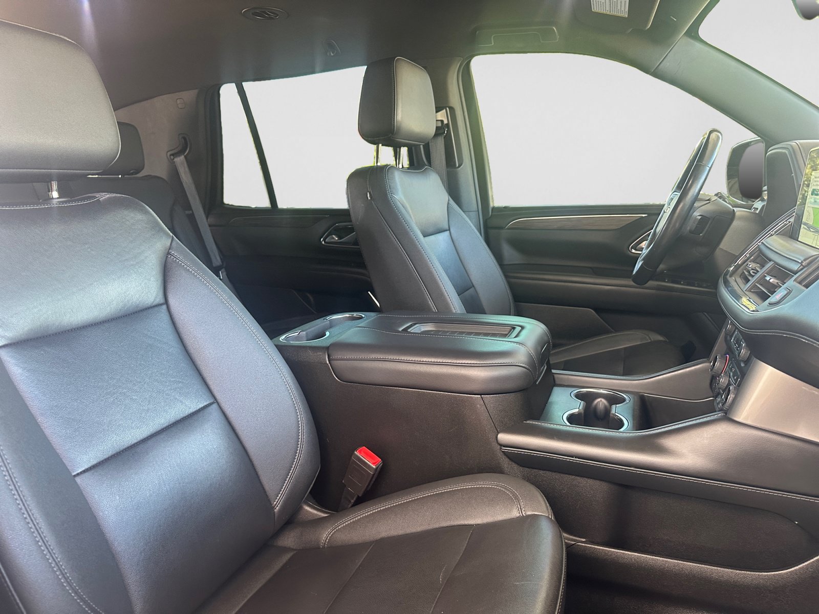 Used 2022 Chevrolet Tahoe LT w/ Luxury Package RWD image 16