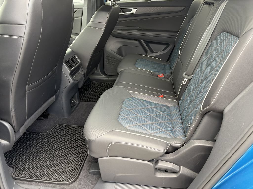 Certified 2024 Volkswagen Atlas Cross Sport SEL Premium R-Line AWD/4WD image 20