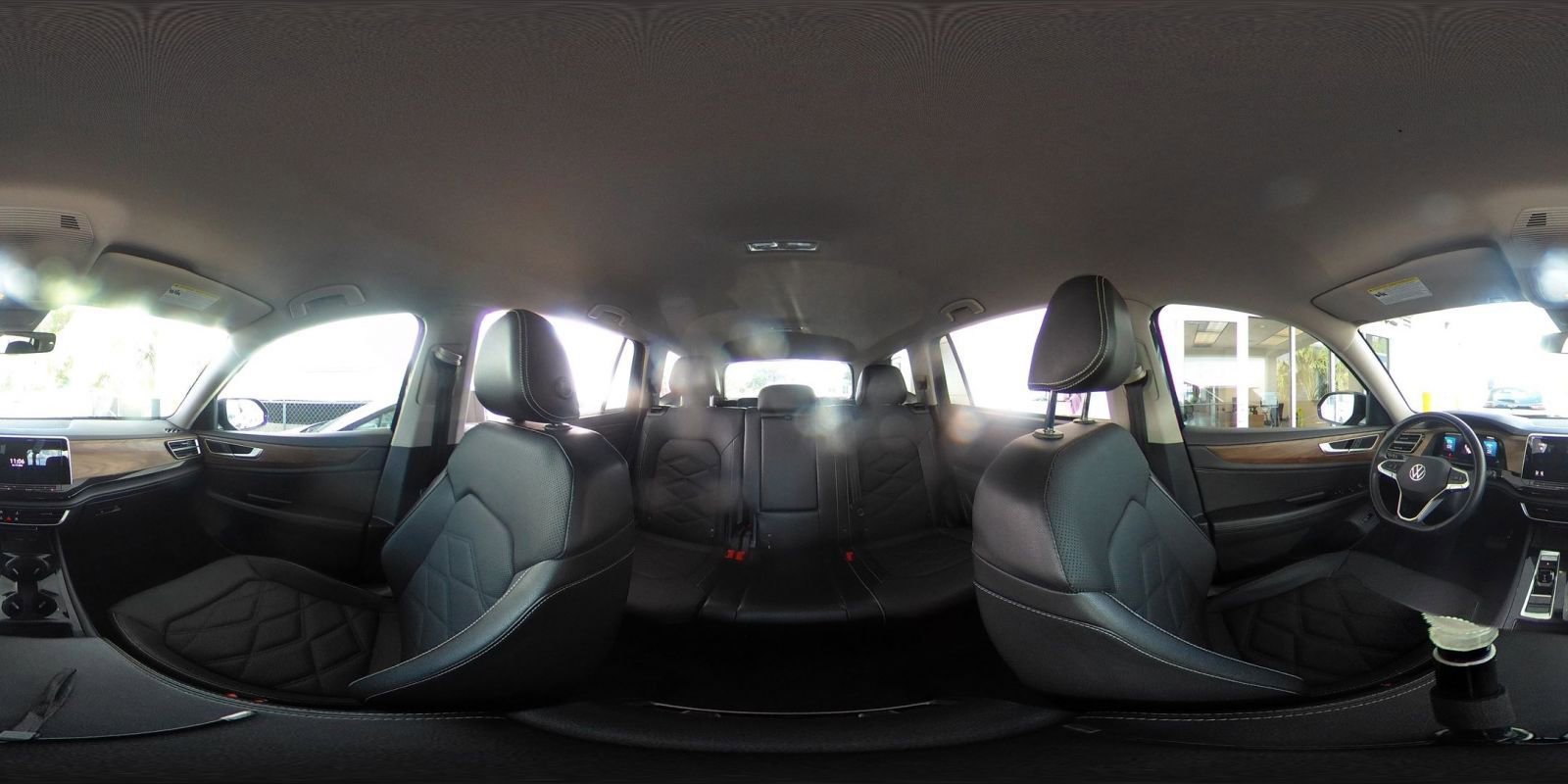 Used 2025 Volkswagen Atlas SE AWD/4WD image 45