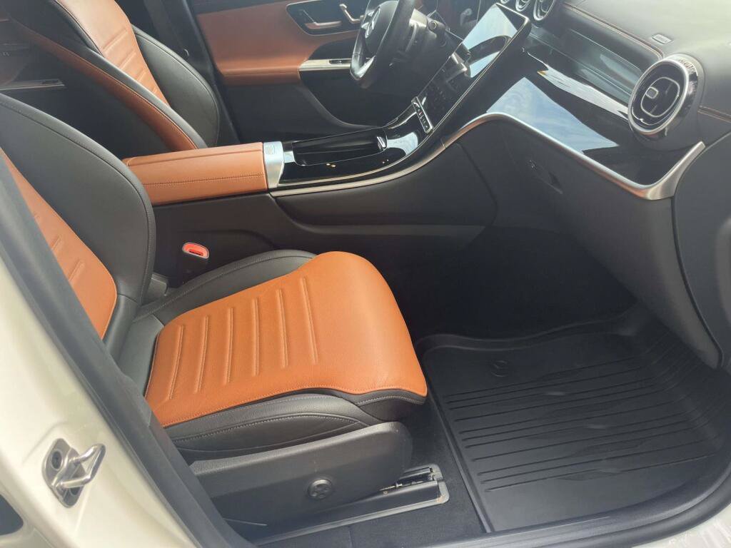 Certified 2025 Mercedes-Benz GLC 300 4MATIC image 22