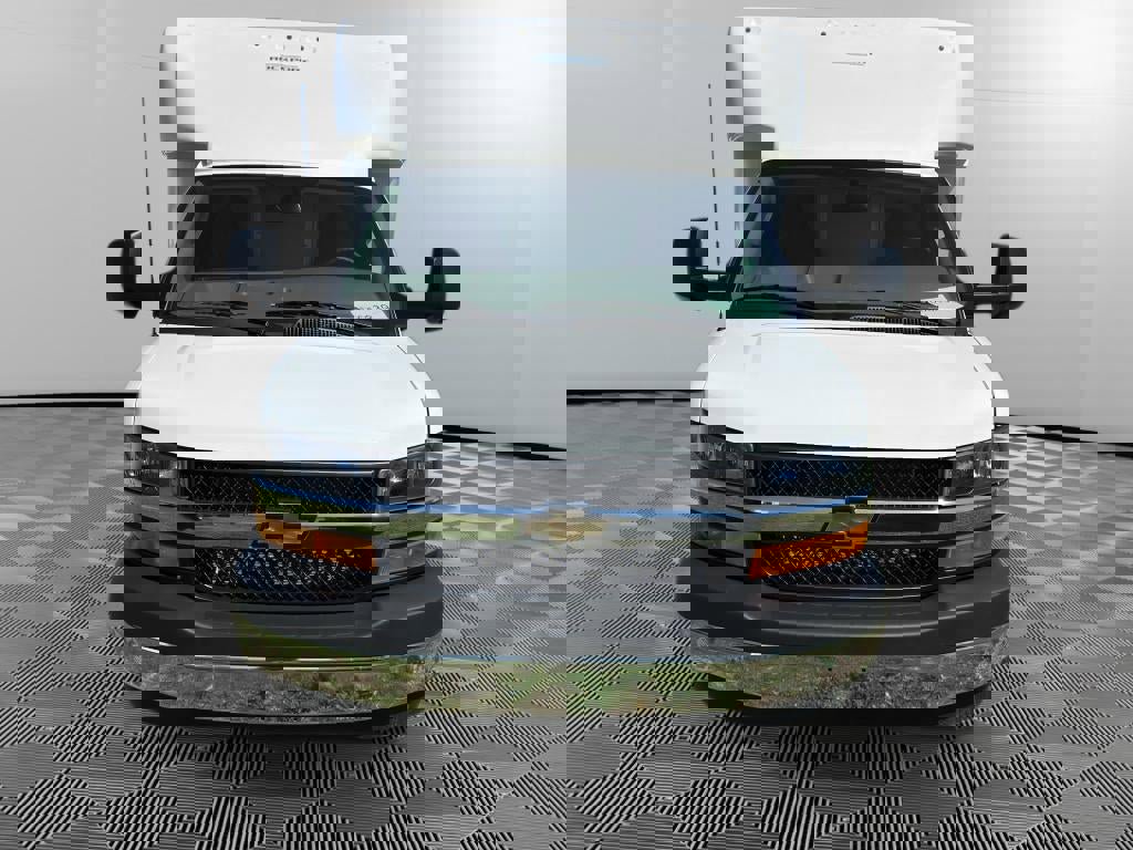 New 2026 Chevrolet Express 3500 w/ Power Convenience Package image 2