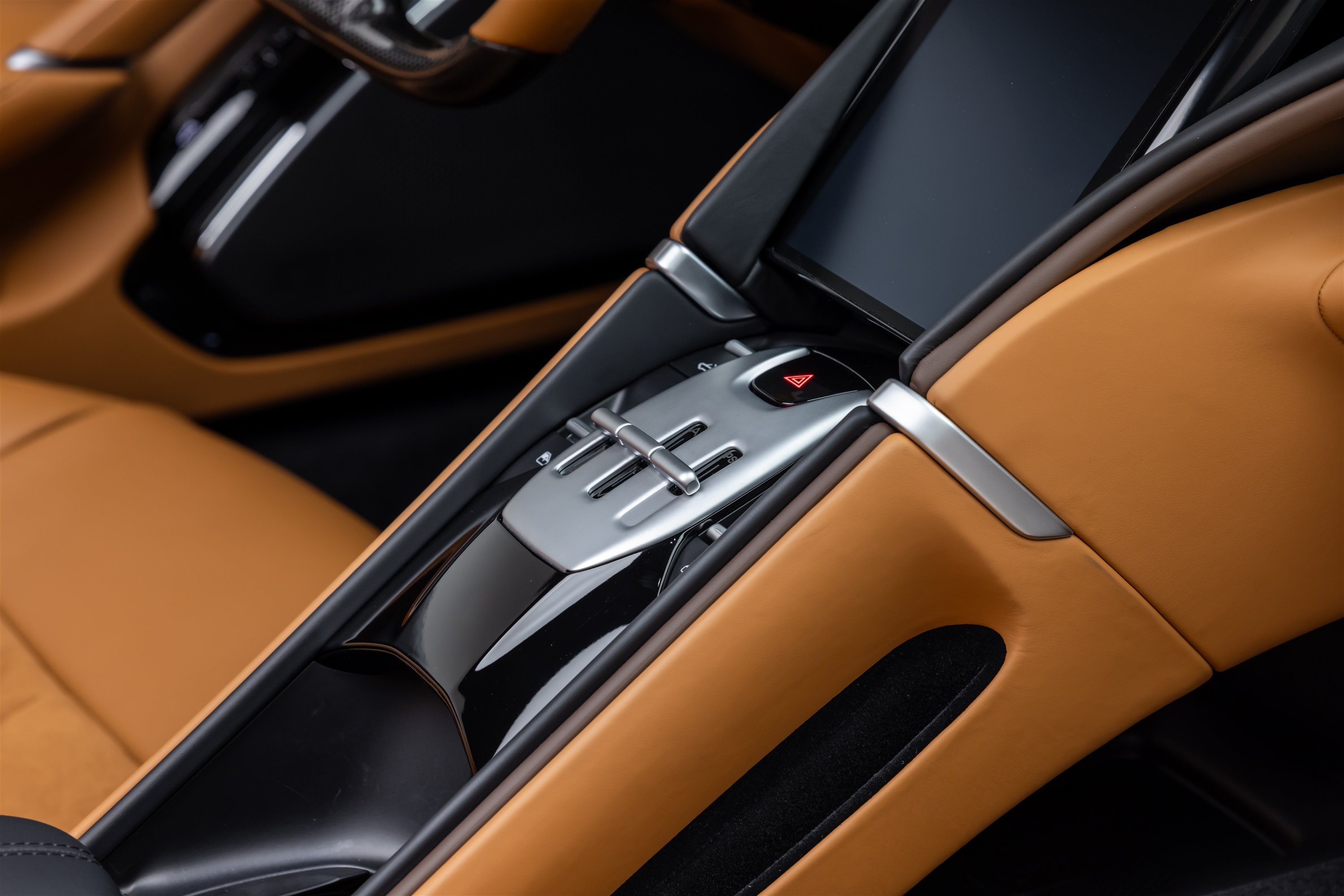 Used 2025 Ferrari Roma Spider RWD image 31