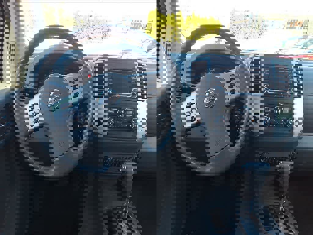 Certified 2018 Nissan Frontier SV w/ Value Truck Package image 17