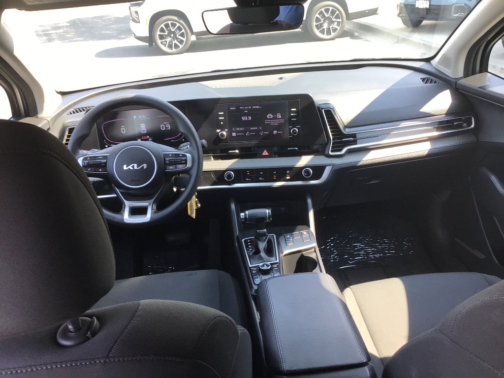Used 2023 Kia Sportage LX AWD/4WD image 13