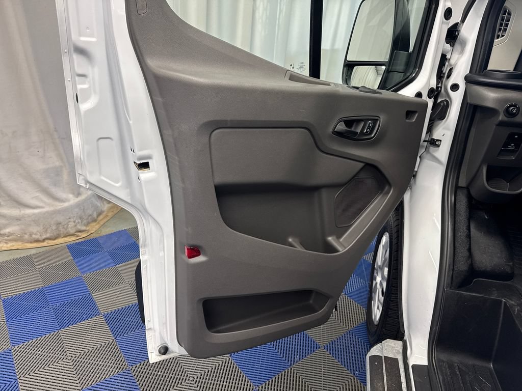 Certified 2025 Ford Transit 250 Low Roof w/ Exterior Upgrade Package RWD image 10
